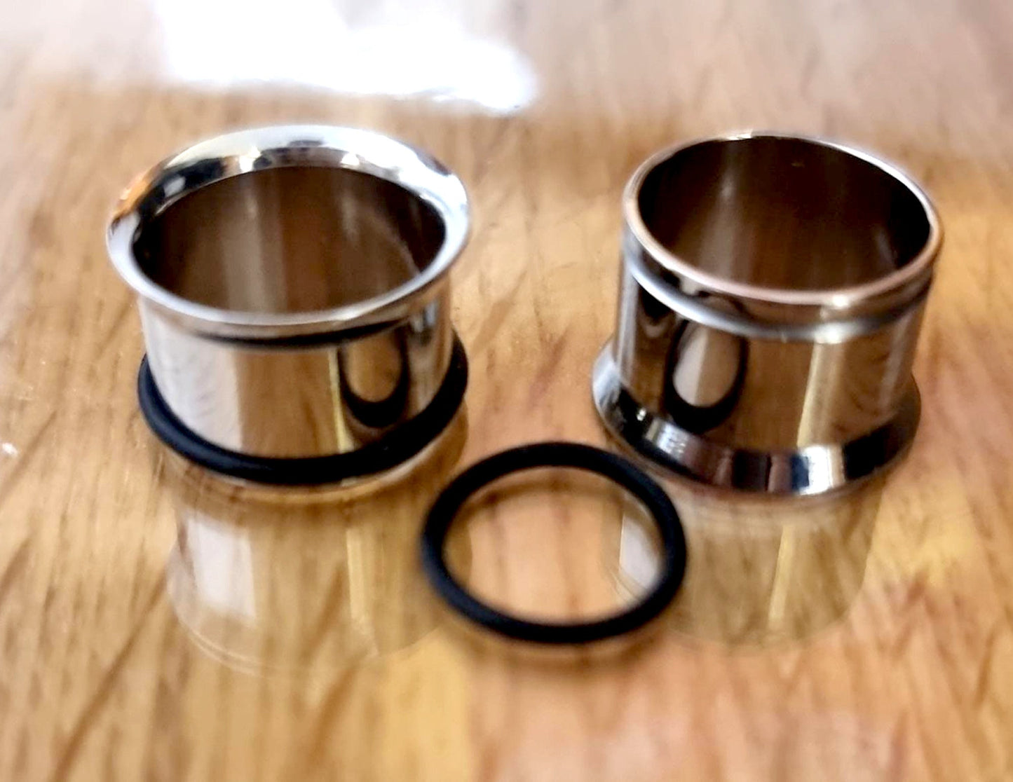 Steel Plugs, Single Flare Tunnels - Titanium Steel Plugs Earrings Piercing Tunnel with rubber O-ring for Ear Lobe Earring, Body Modification