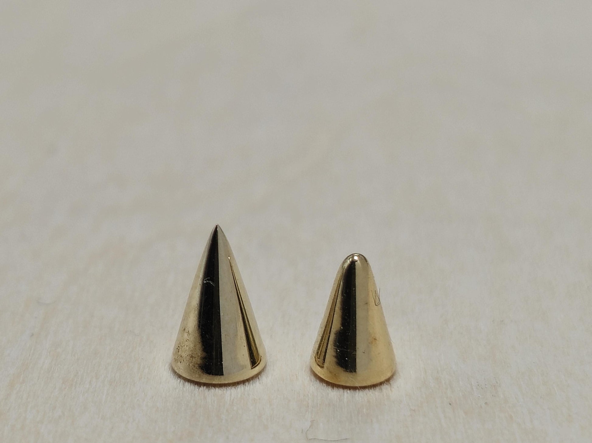 14K Solid Gold 16G Spike, Screws on any 14G 16G Jewelry, Spikes Stud- 14K Hand Made for Body Jewellery Piercing