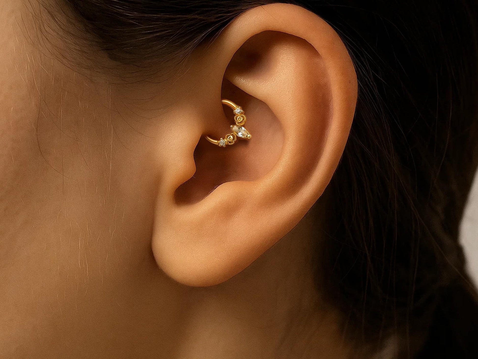 14K Gold 16G Unique Style Clicker Ring for Nose Septum, Daith Hoops Body Jewellery Piercing with Gem Crystal Hand Set - Diameter size 8mm